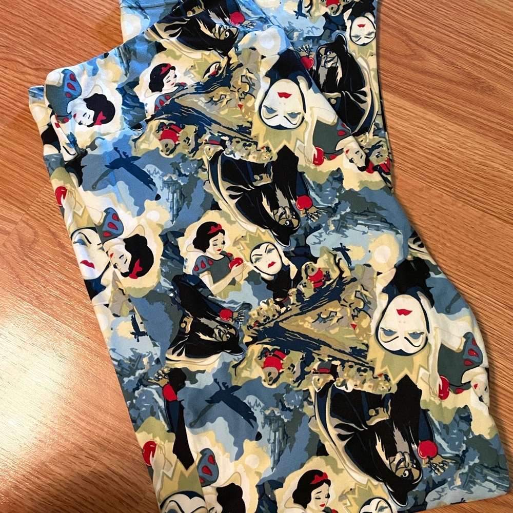 Lularoe Tc2 Evil Queen Watercolor Leggings